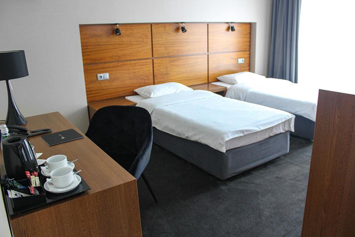 Willa Port Оструда Экстерьер фото A room at the hotel