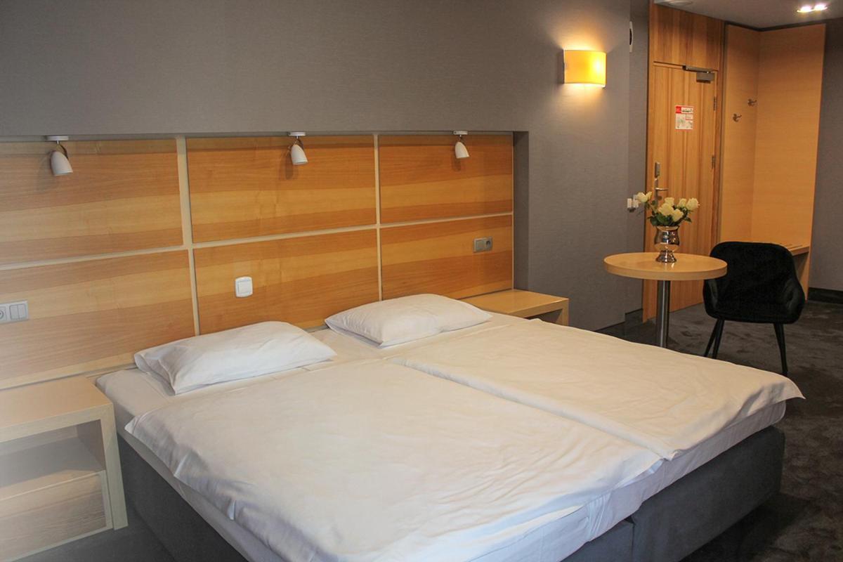 Willa Port Оструда Экстерьер фото A room at the hotel