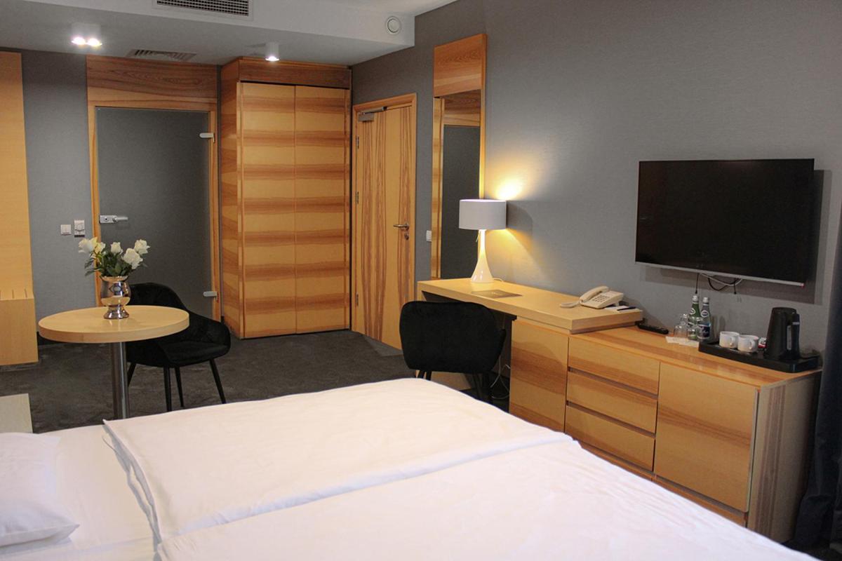 Willa Port Оструда Экстерьер фото A room at the hotel