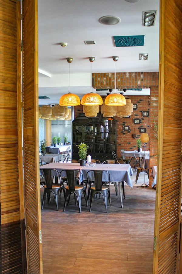 Willa Port Оструда Экстерьер фото Restaurant in the hotel