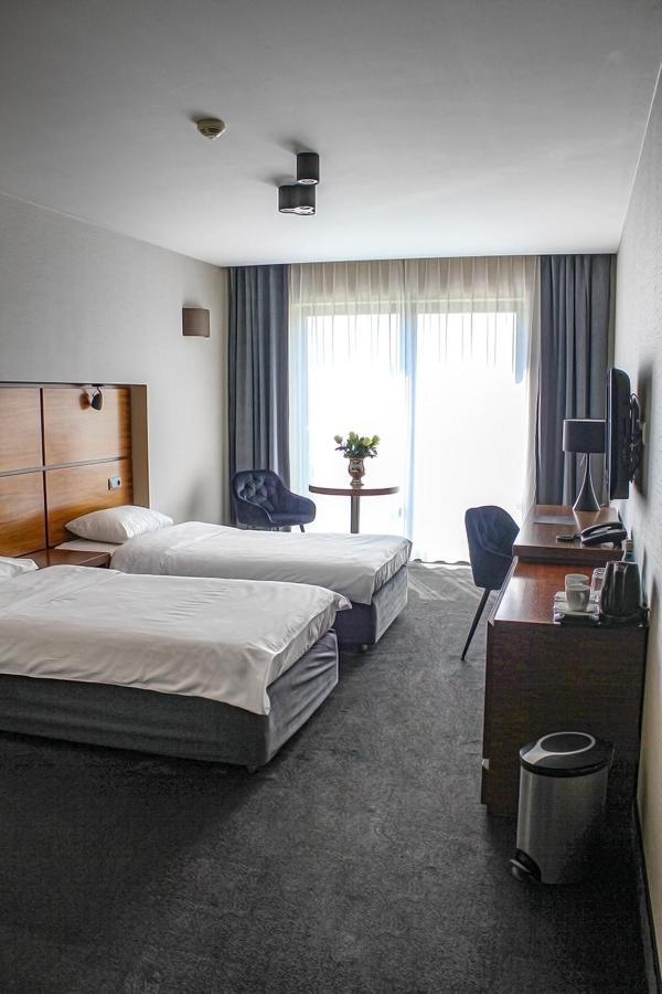 Willa Port Оструда Экстерьер фото A room at the hotel