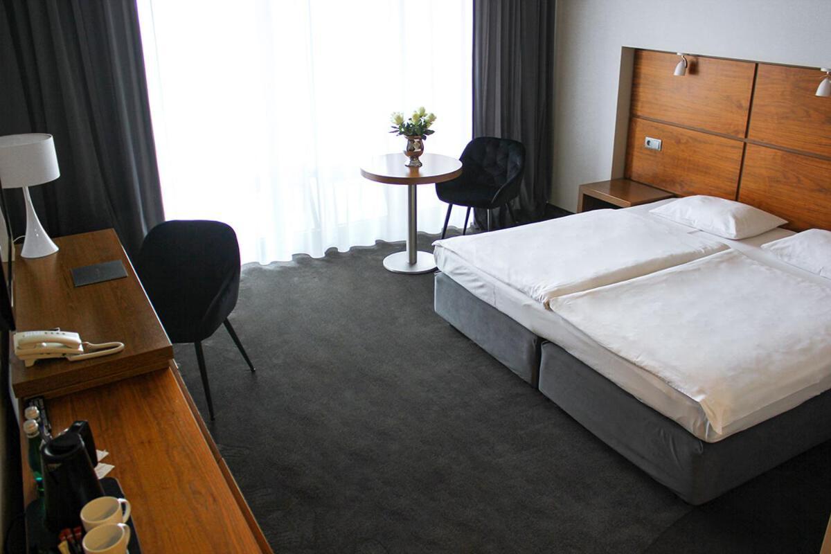 Willa Port Оструда Экстерьер фото A room at the hotel