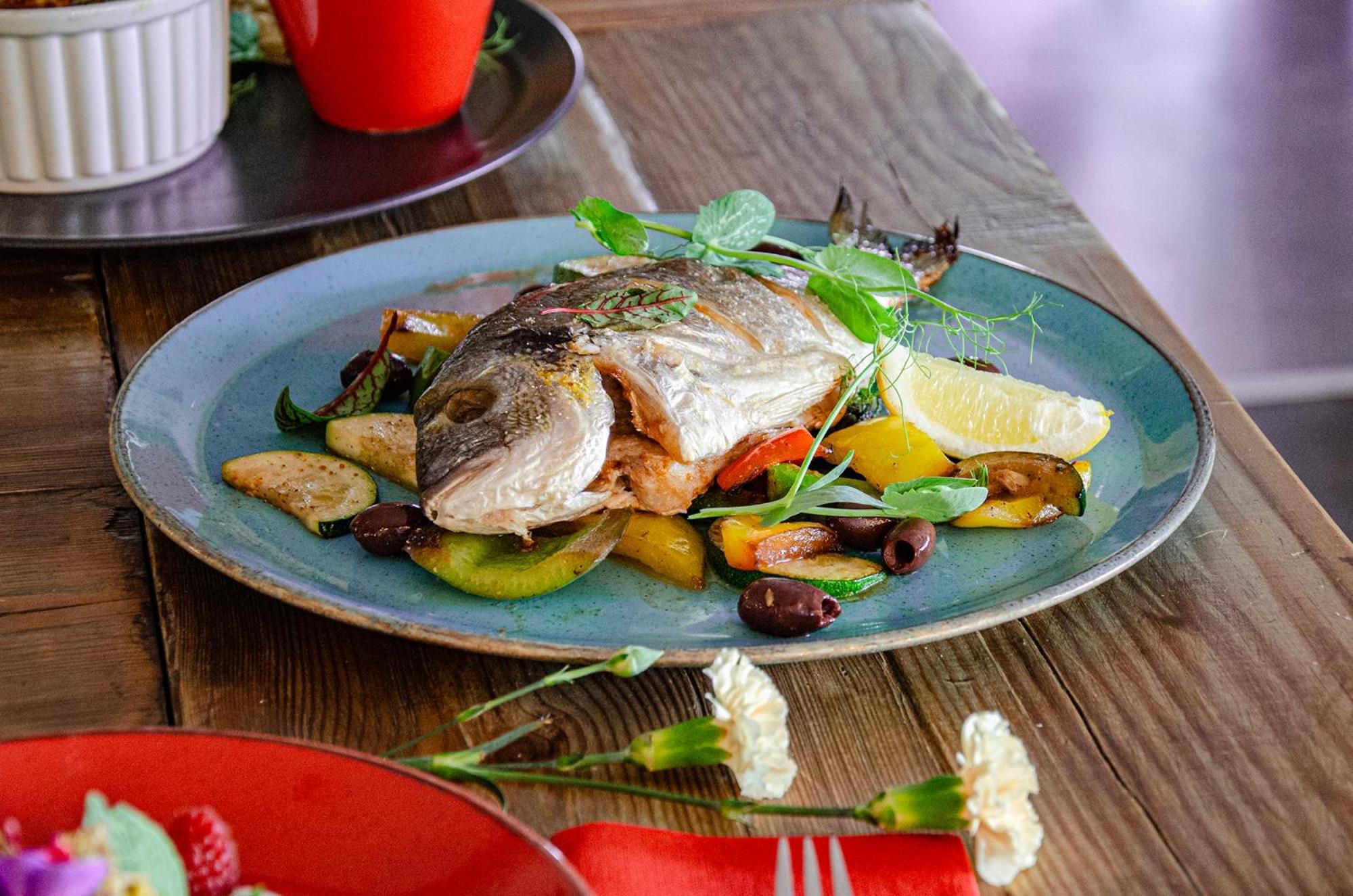 Willa Port Оструда Экстерьер фото A plate of grilled fish