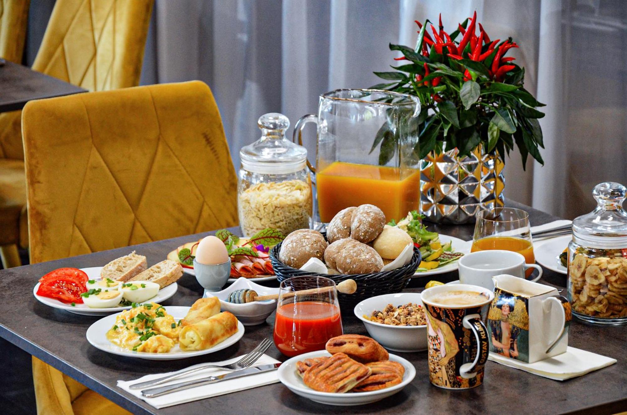Willa Port Оструда Экстерьер фото A typical Israeli breakfast