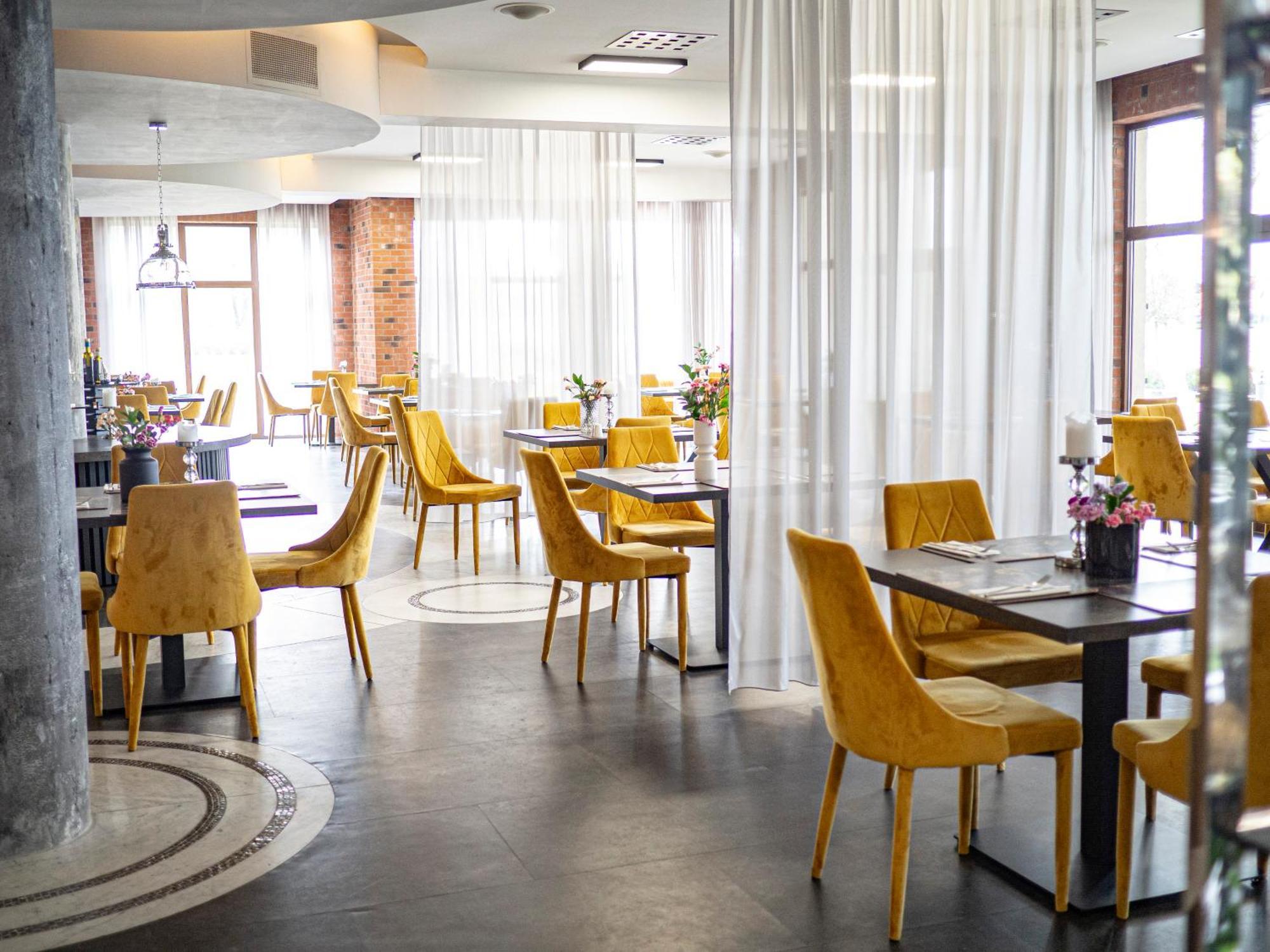 Willa Port Оструда Экстерьер фото Restaurant