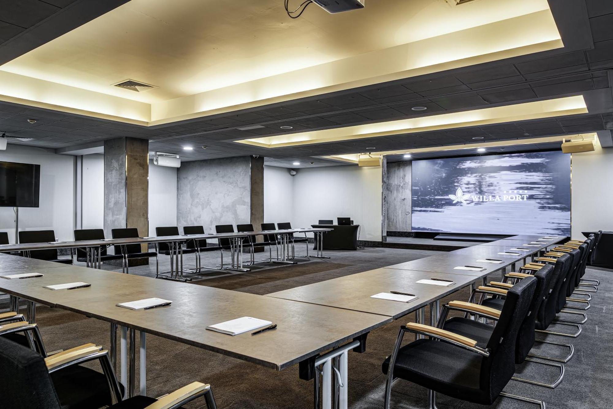 Willa Port Оструда Экстерьер фото Meeting room