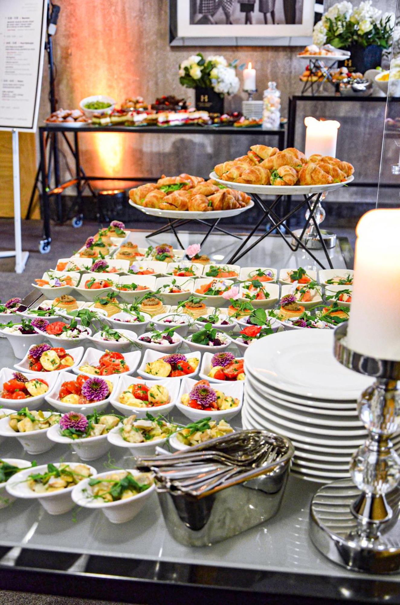 Willa Port Оструда Экстерьер фото A buffet