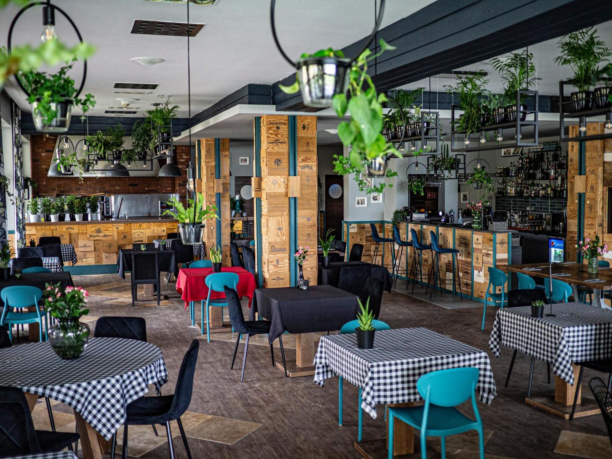 Willa Port Оструда Экстерьер фото Restaurant in Belgrade